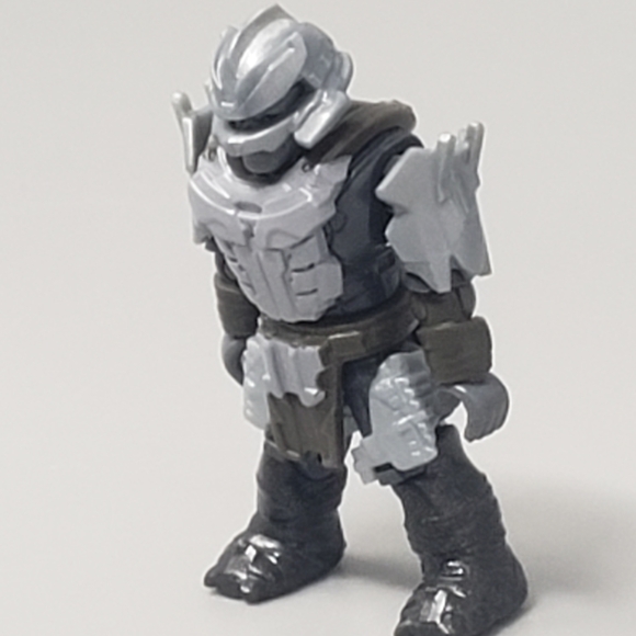 Mega Construx Halo Silver Banished Brute Warrior Mini-Action Figure - Picture 2 of 8